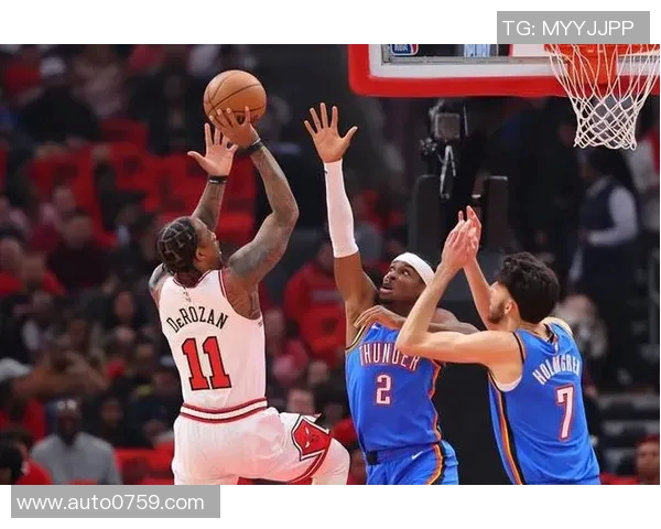 开拓者惊险战胜雷霆保持不败:一场篮球盛宴的全景回顾 开拓者惊险战胜雷霆保持不败:一场篮球盛宴的全景回顾